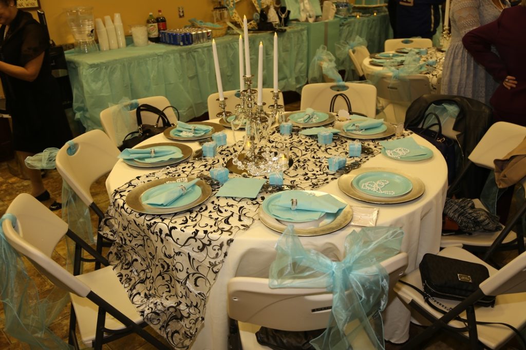 image of table setting for Breakfast at Tiffany's themed Bridal Shower